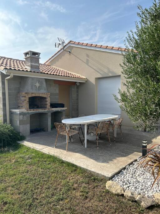 Вилла Maison Proche Saint Emilion Экстерьер фото